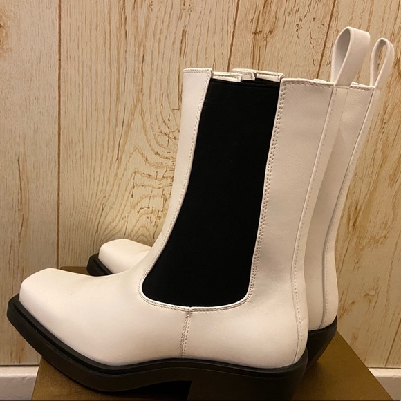 Chelsea style white boots - Picture 2 of 3
